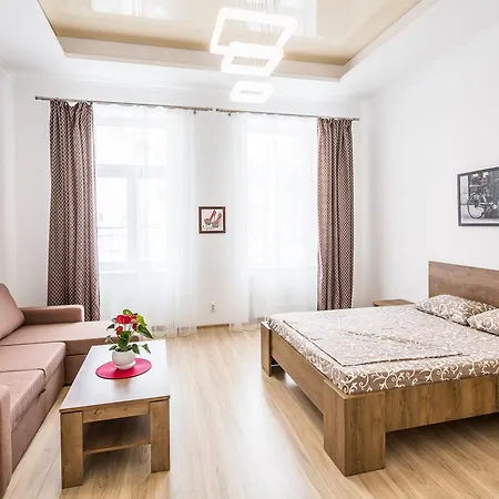 площа святого теодора 13