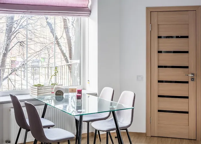 площа святого теодора 13 *