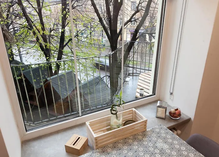 площа святого теодора 13 *