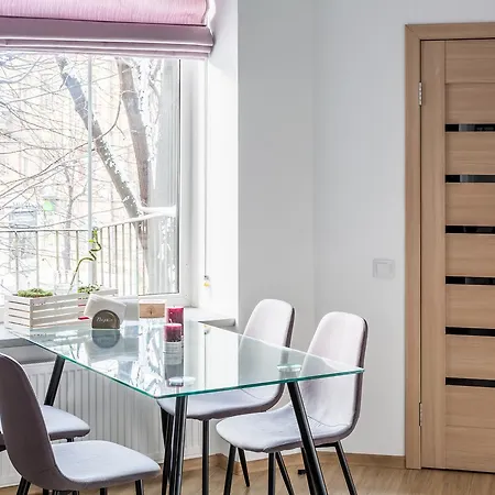 площа святого теодора 13 *