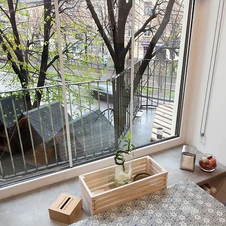 площа святого теодора 13 *